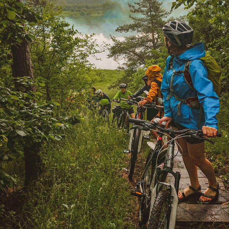 Grupa pilna. Velo brauciens ar velo entuziasti Ingu