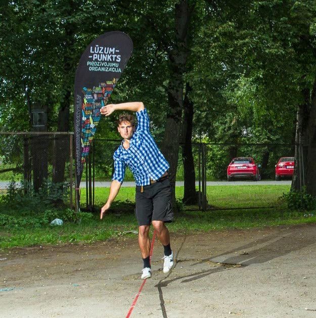 Grupa pilna. Slackline meistarklase kopā ar Pēteri